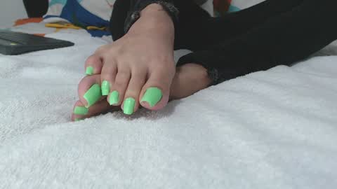 saaramiller     online show from 12-11-24, 04:49