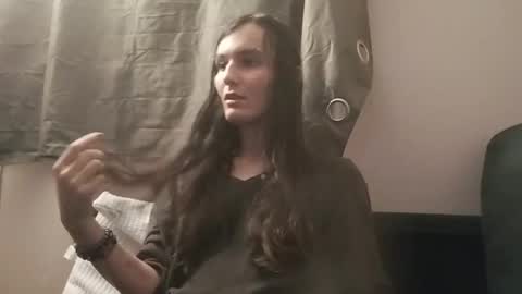 sabinewinters online show from 12-23-25, 04:54