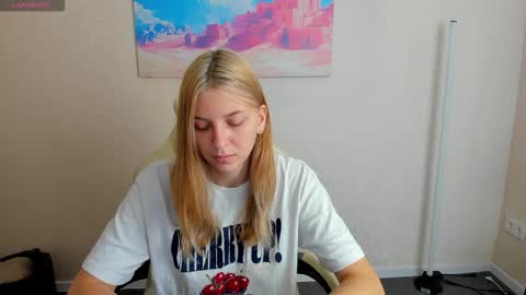 Snapshot of sabrina_moun chatting on 09-18-25, 12:45 sabrina_moun online show from 09-18-25, 12:45