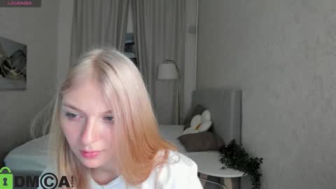Snapshot of sabrina_moun chatting on 09-26-25, 11:53 sabrina_moun online show from 09-26-25, 11:53