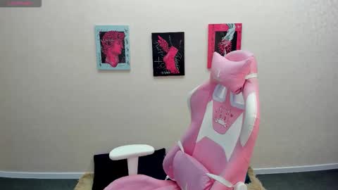Snapshot of sabrina_moun chatting on 10-13-25, 11:38 sabrina_moun online show from 10-13-25, 11:38
