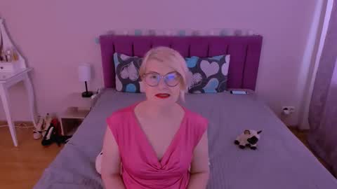 Sabrina MacMarren online show from 02-12-26, 09:04