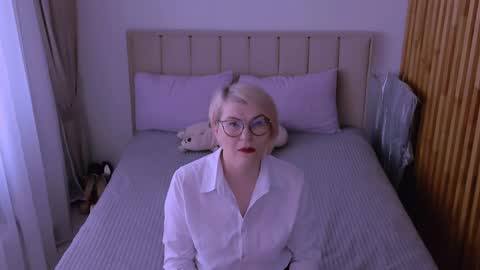 Sabrina MacMarren online show from 03-29-26, 08:14