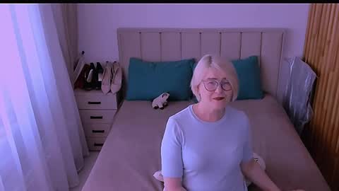 Snapshot of sabrinamacmarren chatting on 05-05-26, 03:53 Sabrina MacMarren online show from 05-05-26, 03:53