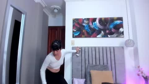 Snapshot of sabrinawarren_ chatting on 05-08-26, 12:49 Sabrina Warren online show from 05-08-26, 12:49