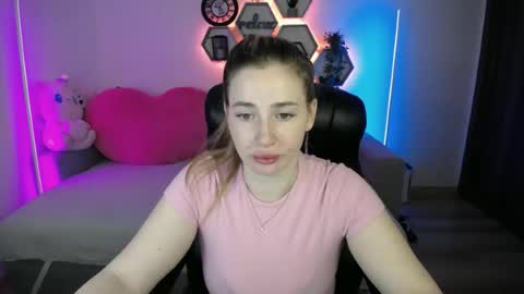 Snapshot of sabrinviolet chatting on 06-24-26, 08:02 Sabrina Violet online show from 06-24-26, 08:02