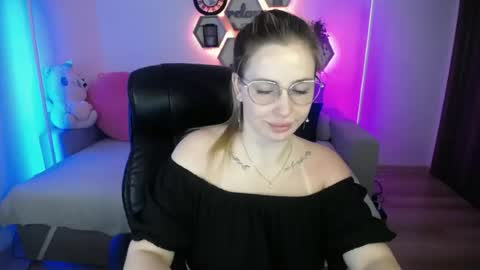 Snapshot of sabrinviolet chatting on 07-07-26, 08:07 Sabrina Violet online show from 07-07-26, 08:07