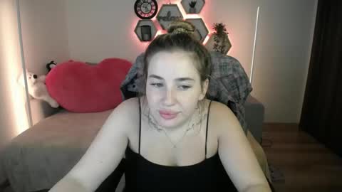 Snapshot of sabrinviolet chatting on 07-21-26, 08:05 Sabrina Violet online show from 07-21-26, 08:05