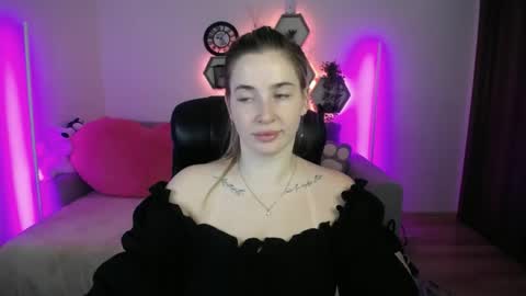 Snapshot of sabrinviolet chatting on 07-24-26, 08:01 Sabrina Violet online show from 07-24-26, 08:01