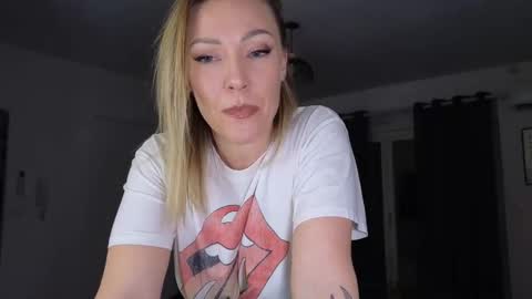 sacha__xx online show from 01-14-26, 04:23