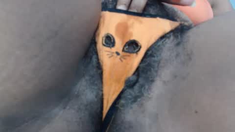 Sacha  Macgregor online show from 12-23-25, 06:11