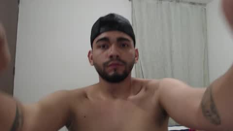Snapshot of sack_rojas chatting on 10-20-25, 01:17 Sack online show from 10-20-25, 01:17