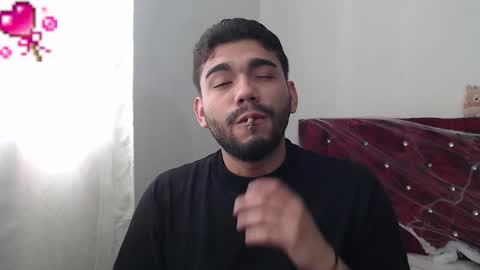 Snapshot of sack_rojas chatting on 10-27-25, 04:55 Sack online show from 10-27-25, 04:55