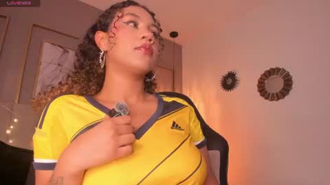 Snapshot of sade_jackson1 chatting on 06-28-26, 03:45 Sophie online show from 06-28-26, 03:45