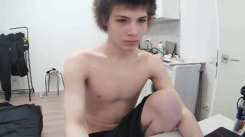 Snapshot of sadvetements chatting on 04-26-26, 08:23 sadvetements online show from 04-26-26, 08:23