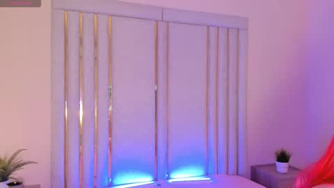 Snapshot of saekohofman chatting on 10-19-25, 04:02 Mara online show from 10-19-25, 04:02