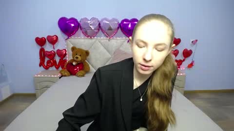 Safira Furacao online show from 03-06-25, 03:56