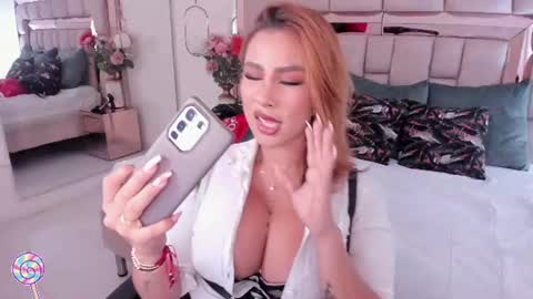 Snapshot of sagitariuus_girll chatting on 07-12-26, 01:07 Sagitarius Girl online show from 07-12-26, 01:07
