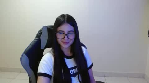 Sahaliefox  online show from 11-25-25, 09:15