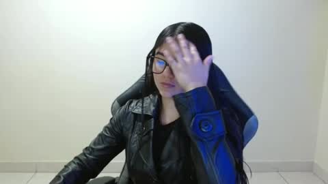 Snapshot of sahaliefox_ chatting on 06-17-26, 11:45 Sahaliefox online show from 06-17-26, 11:45
