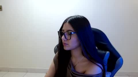 Snapshot of sahaliefox_ chatting on 07-14-26, 01:39 Sahaliefox online show from 07-14-26, 01:39
