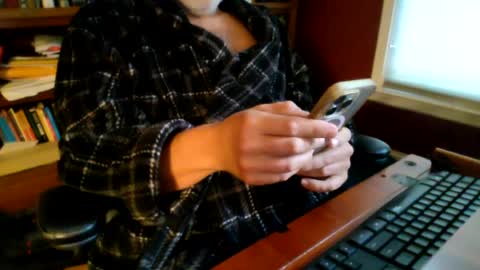 Snapshot of sailingfan22 chatting on 07-14-26, 12:11 Zippy online show from 07-14-26, 12:11