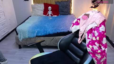 sailor online show from 10-09-25, 04:43