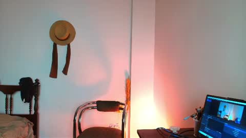 Snapshot of sailor_sindy chatting on 07-04-26, 10:16 Sindy Scott online show from 07-04-26, 10:16