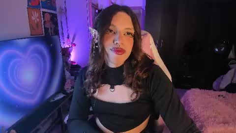 Snapshot of sailorbunnystar chatting on 07-11-26, 01:08 Rose online show from 07-11-26, 01:08