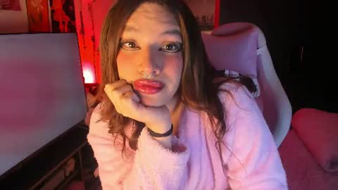 Snapshot of sailorbunnystar chatting on 07-20-26, 01:20 Rose online show from 07-20-26, 01:20