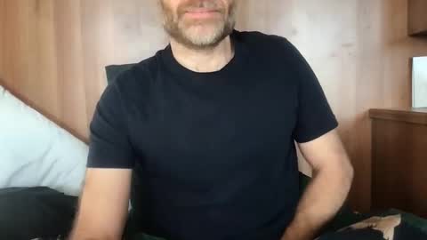 Snapshot of saint009 chatting on 01-16-25, 11:04 saint009 online show from 01-16-25, 11:04