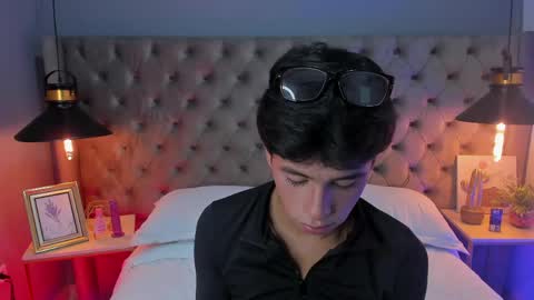 Snapshot of saintdangelo chatting on 05-27-26, 01:08 Santi online show from 05-27-26, 01:08