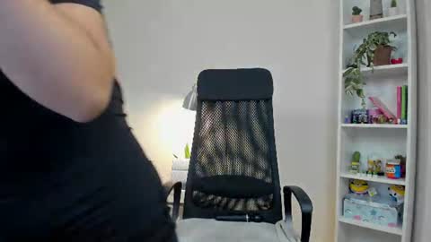 Snapshot of sakura_harper chatting on 06-17-26, 04:59 Sakura Harper online show from 06-17-26, 04:59