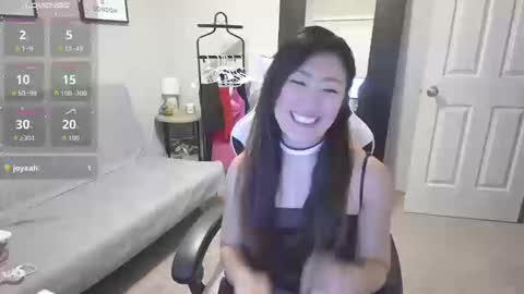 Sakura online show from 10-11-25, 11:42