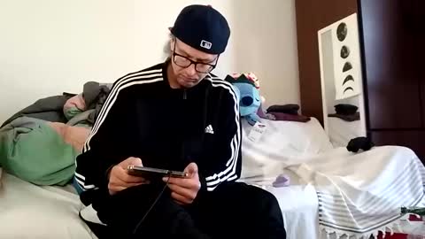 salis1981 online show from 02-10-25, 06:24