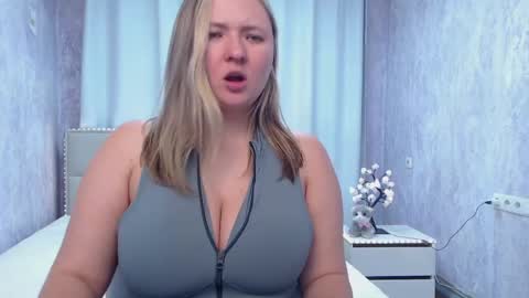 Sally online show from 05-25-26, 07:42