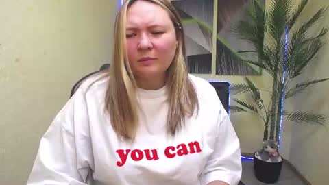 Snapshot of sallyverda chatting on 07-10-26, 06:10 Sally online show from 07-10-26, 06:10