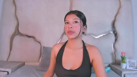 salmaportman_ online show from 08-04-26, 04:15