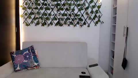 Snapshot of salome_010 chatting on 09-10-25, 08:31 Salome online show from 09-10-25, 08:31