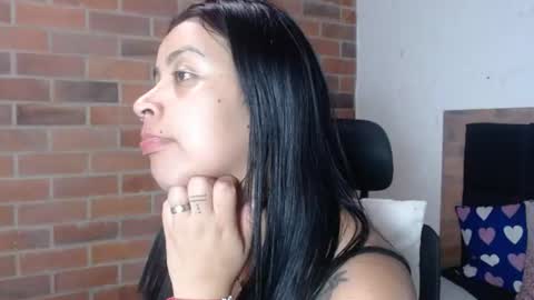 Snapshot of salome__hills chatting on 06-15-26, 08:00 online show from 06-15-26, 08:00