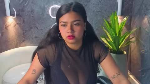 Snapshot of salome_tp chatting on 09-22-25, 01:13 Salome online show from 09-22-25, 01:13