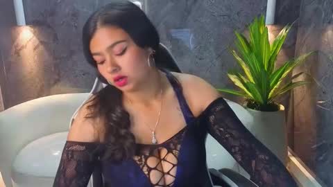 Snapshot of salome_tp chatting on 09-23-25, 12:52 Salome online show from 09-23-25, 12:52