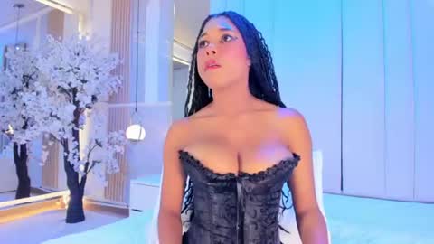Snapshot of salomebenz_01 chatting on 07-12-26, 09:06 Salome benz online show from 07-12-26, 09:06