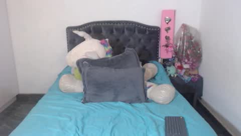 yenny online show from 10-07-25, 03:14