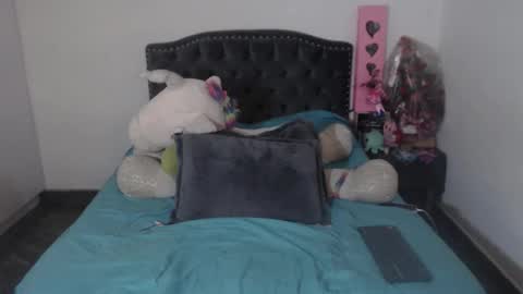 yenny online show from 11-11-25, 03:28