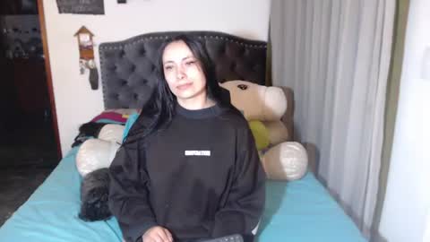 Snapshot of salomefox2 chatting on 06-13-26, 04:21 yenny online show from 06-13-26, 04:21