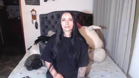 Snapshot of salomefox2 chatting on 06-19-26, 04:17 yenny online show from 06-19-26, 04:17