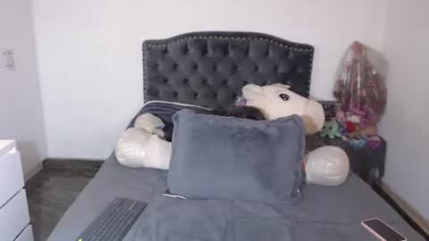Snapshot of salomefox2 chatting on 07-21-26, 03:53 yenny online show from 07-21-26, 03:53
