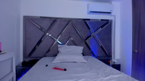 Snapshot of salommecruz01 chatting on 06-25-26, 05:12 Salomme Cruz online show from 06-25-26, 05:12