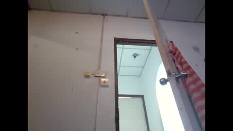 Snapshot of salsapaulus chatting on 03-03-26, 08:31 salsapaulus online show from 03-03-26, 08:31